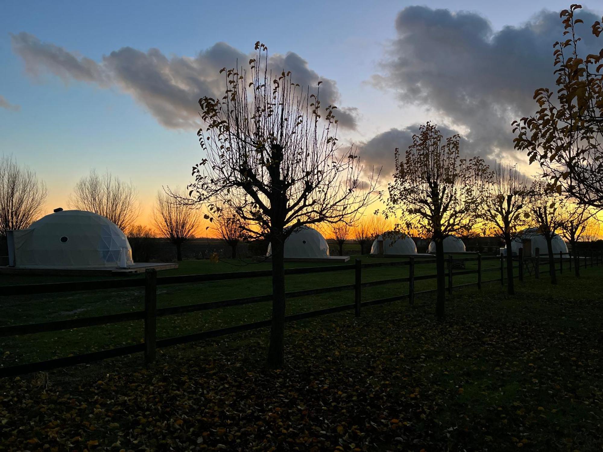 Hotel Id Glamping De Coude Scheure à Middelkerke Extérieur photo