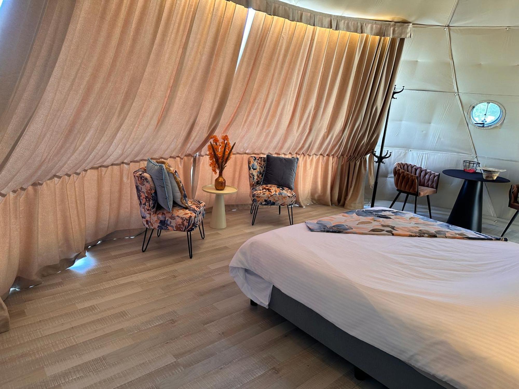 Hotel Id Glamping De Coude Scheure à Middelkerke Extérieur photo