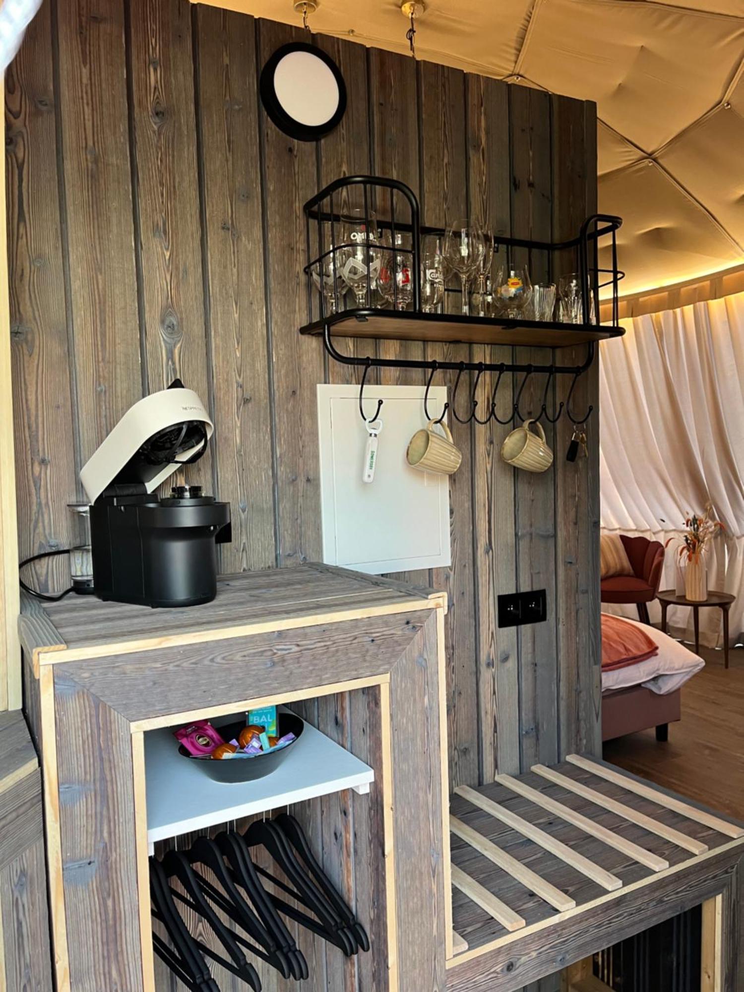 Hotel Id Glamping De Coude Scheure à Middelkerke Extérieur photo